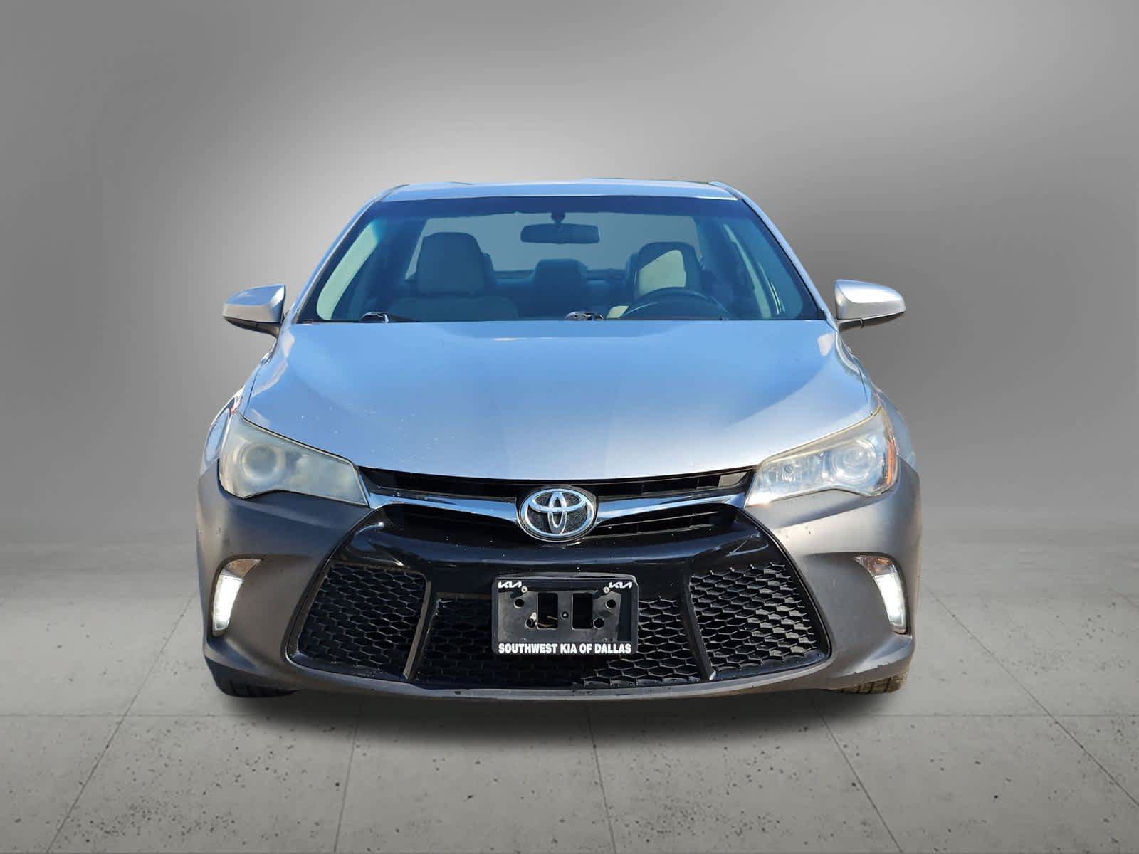 Used 2015 Toyota Camry XSE FWD image 9