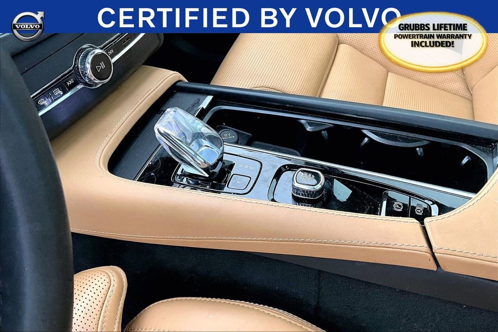 Used 2023 Volvo XC90 B6 Ultimate w/ Protection Package Premier image 18