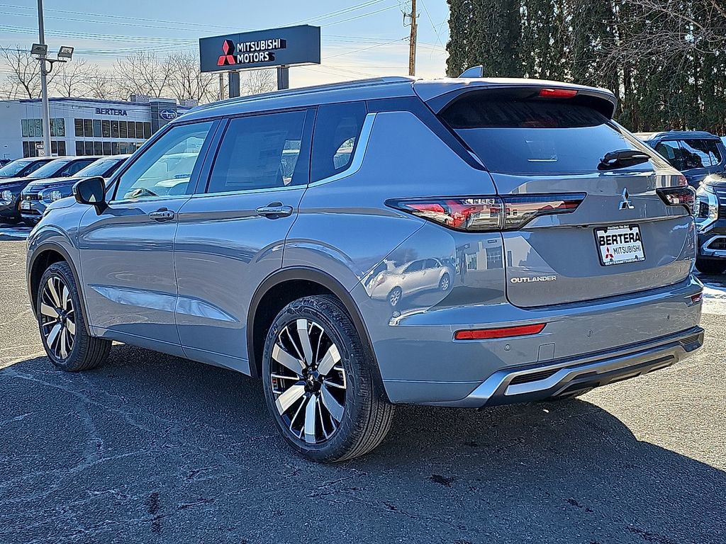 New 2026 Mitsubishi Outlander SEL image 3