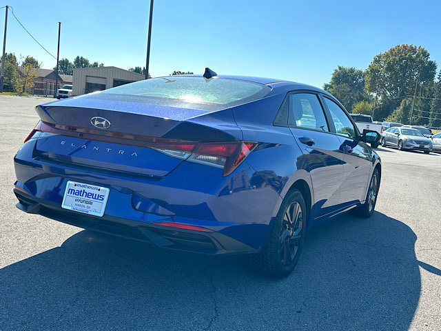 Used 2023 Hyundai Elantra SEL w/ Cargo Package FWD image 7