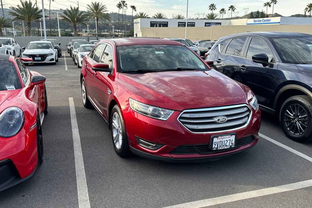 Used 2015 Ford Taurus SEL image 2