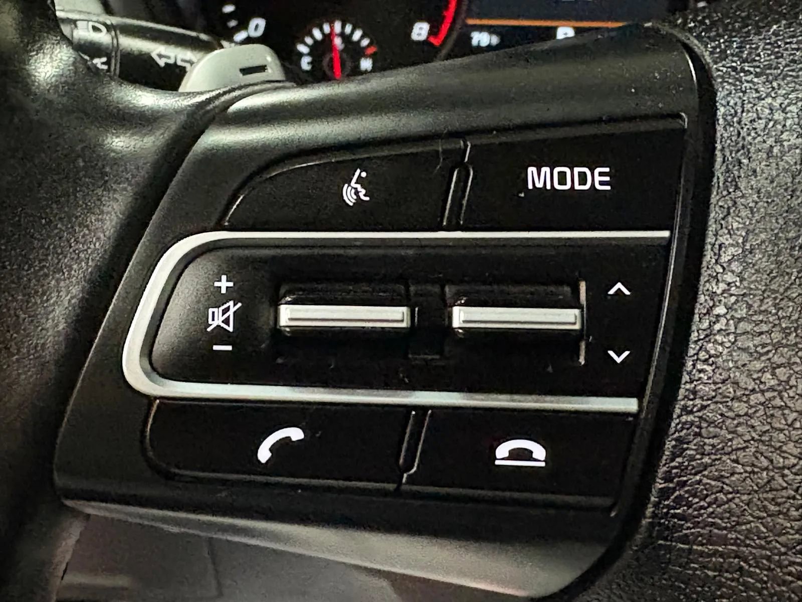 Used 2018 Kia Stinger Premium AWD/4WD image 29