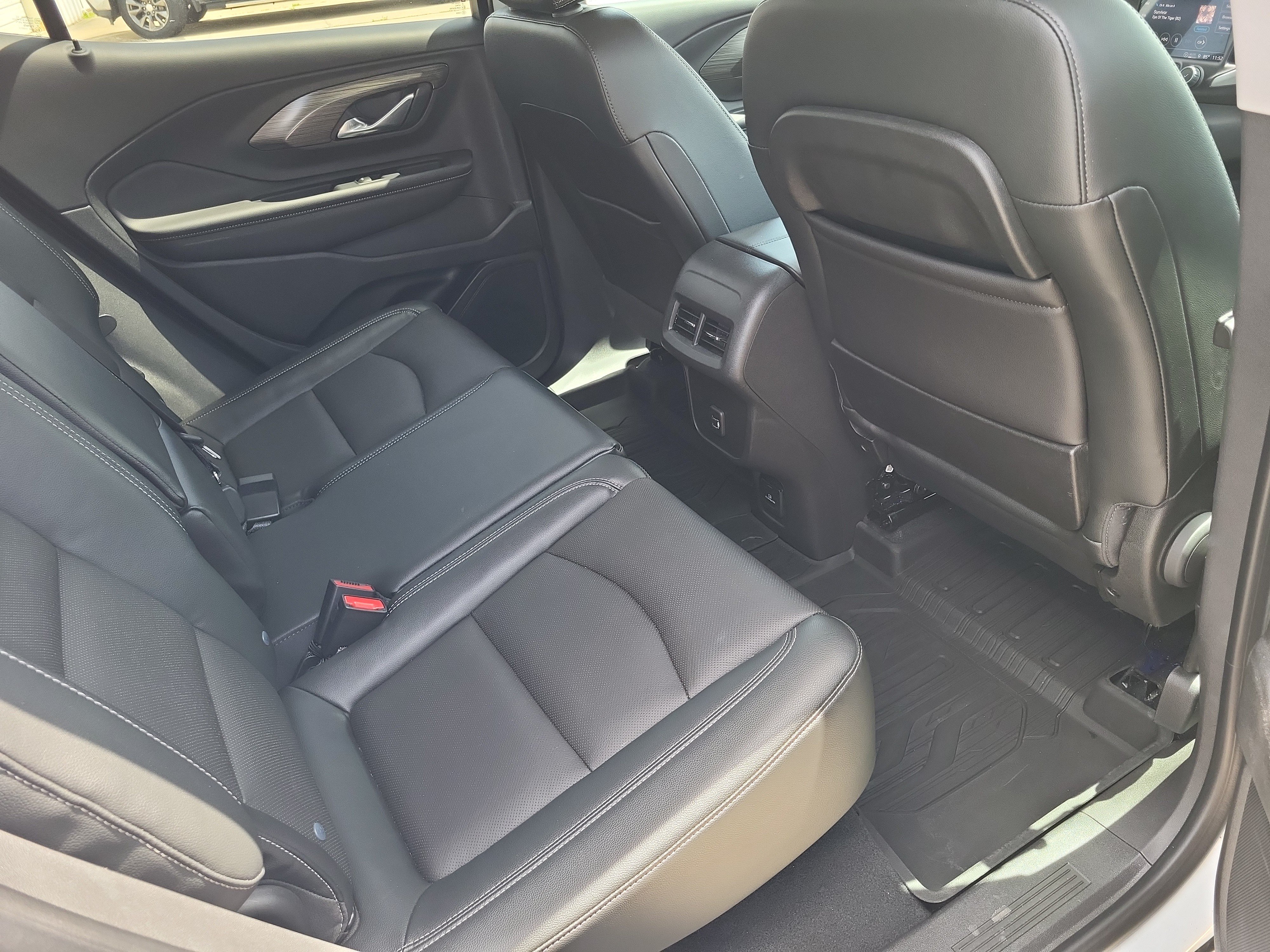Used 2023 GMC Terrain SLT FWD image 10