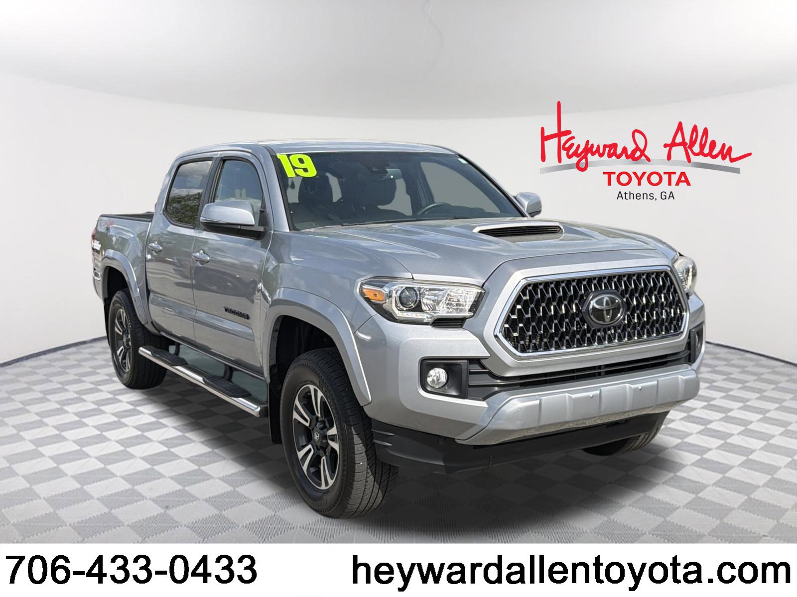 Used 2019 Toyota Tacoma TRD Sport image 1