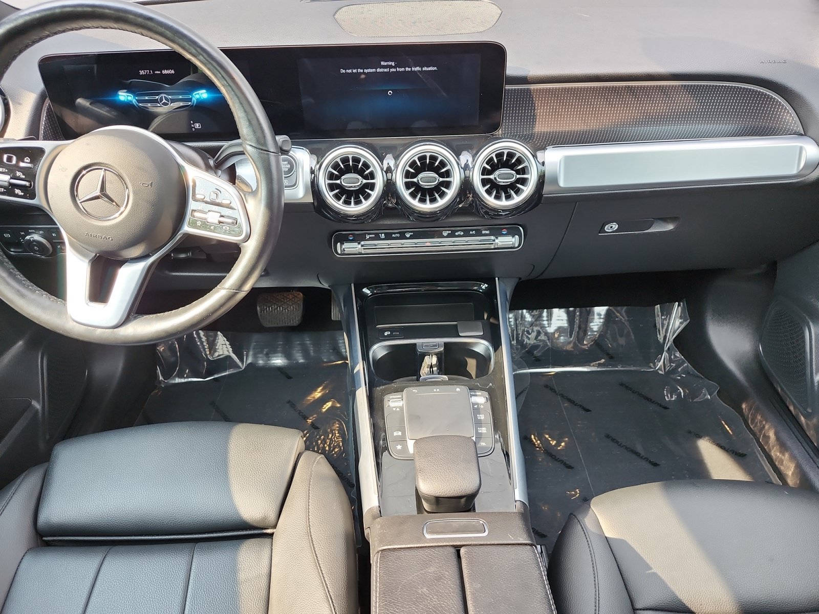 Used 2022 Mercedes-Benz GLB 250 4MATIC image 11