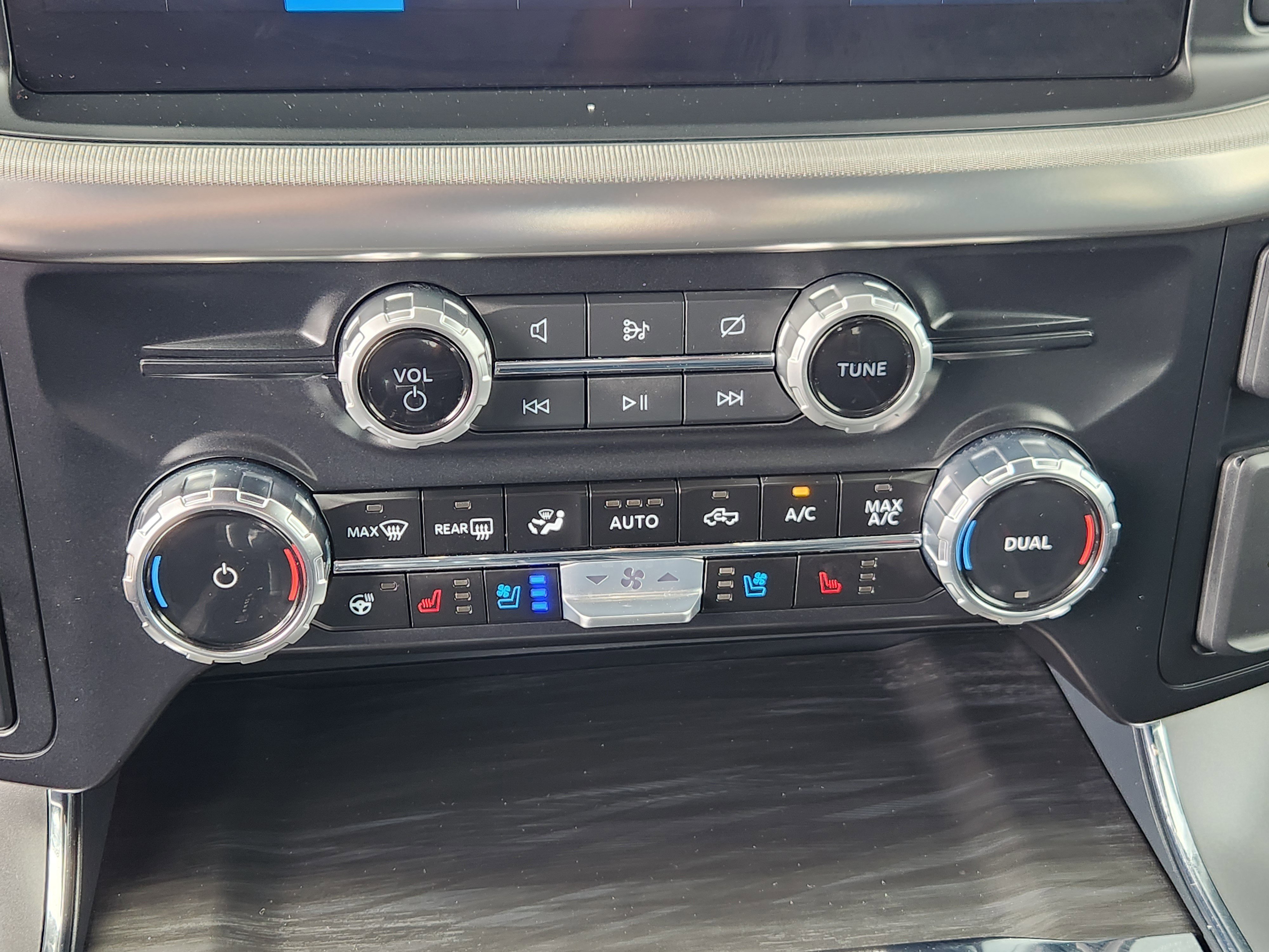 Used 2024 Ford F150 Lariat w/ Equipment Group 502A High image 14