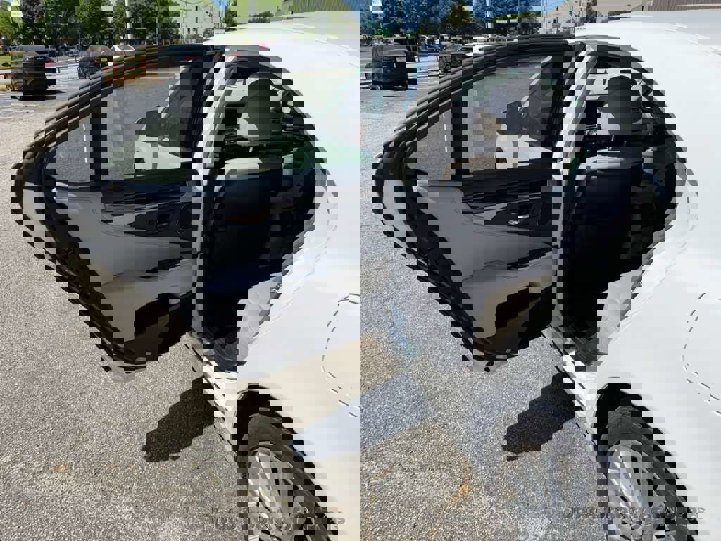 Used 2013 Lexus LS 460 w/ Comfort Pkg RWD image 10