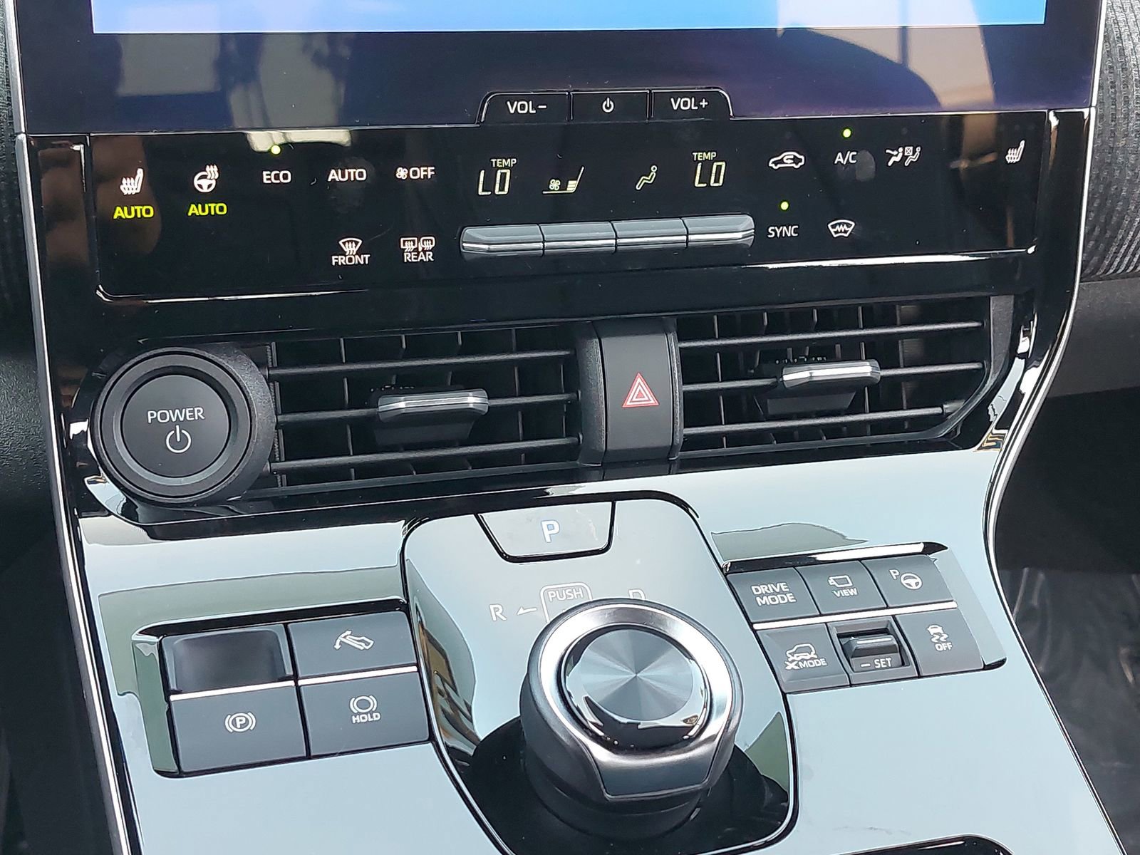 Certified 2025 Subaru Solterra AWD/4WD image 24