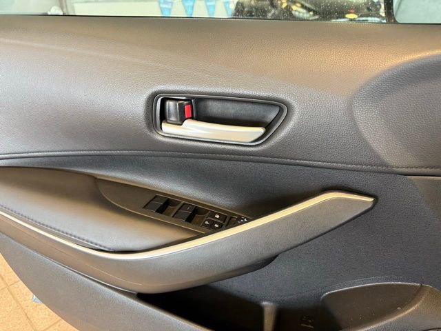 Used 2020 Toyota Corolla SE w/ SE Premium Package FWD image 17