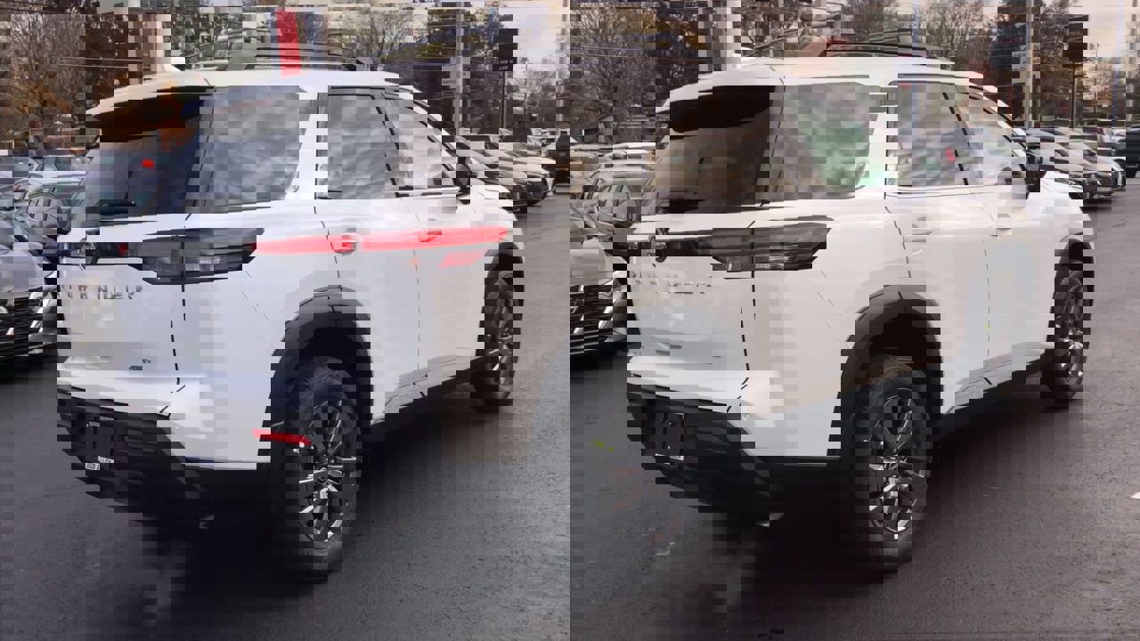 New 2025 Nissan Pathfinder SV image 8