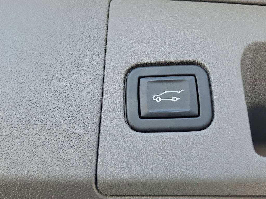 Certified 2023 Cadillac XT5 Premium Luxury w/ LPO, Floor Liner Package FWD image 27