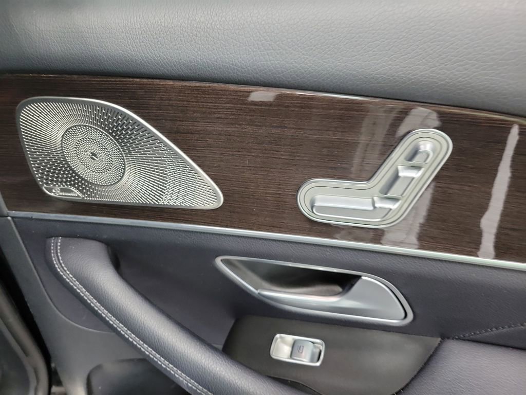 Used 2024 Mercedes-Benz GLE 350 GLE 350 w/ 3rd Row Seat Package image 25