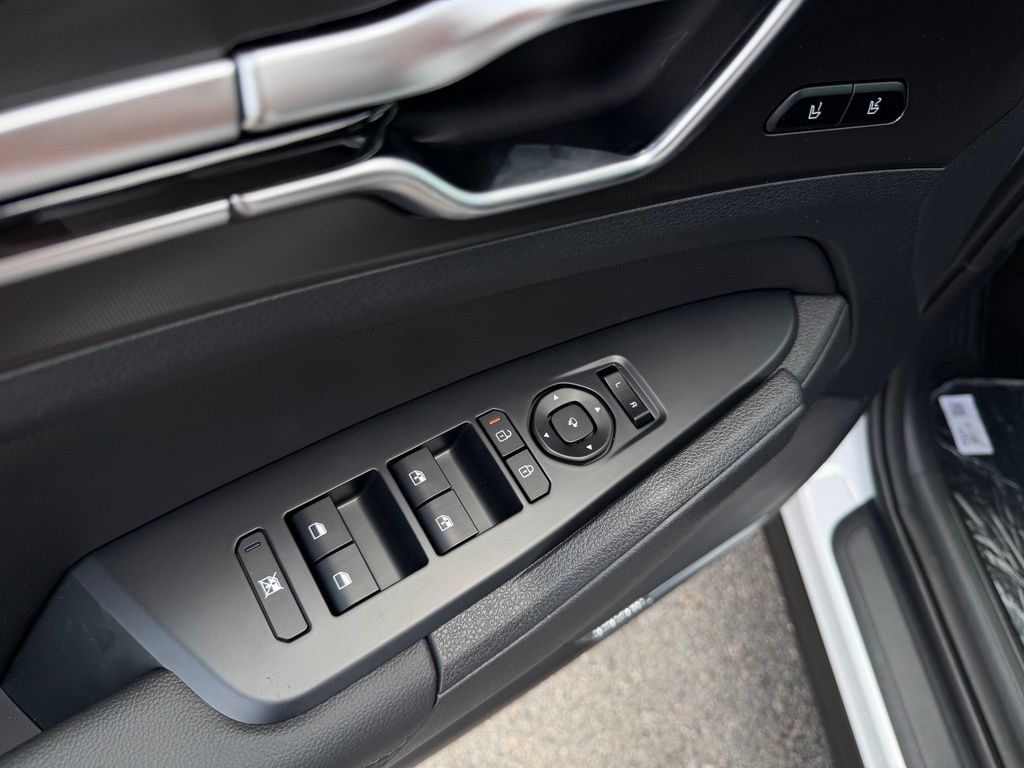 New 2026 Kia Sportage SX FWD image 16