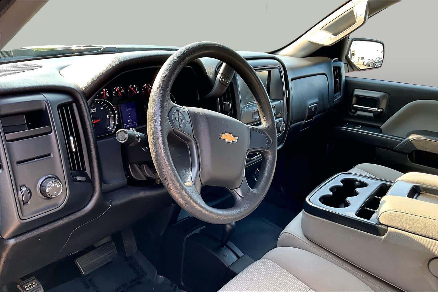 Used 2018 Chevrolet Silverado 1500 Custom w/ Trailering Package AWD/4WD image 17