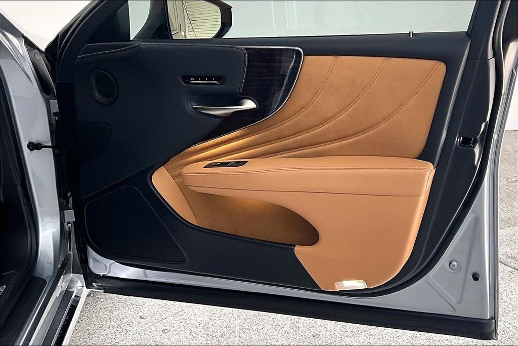 Used 2022 Lexus LS 500 w/ Interior Upgrade Package image 24