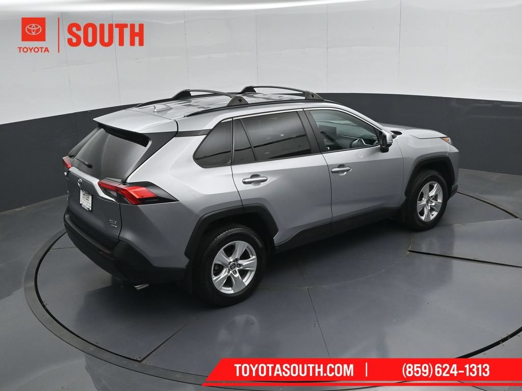 Used 2021 Toyota RAV4 XLE AWD/4WD image 43
