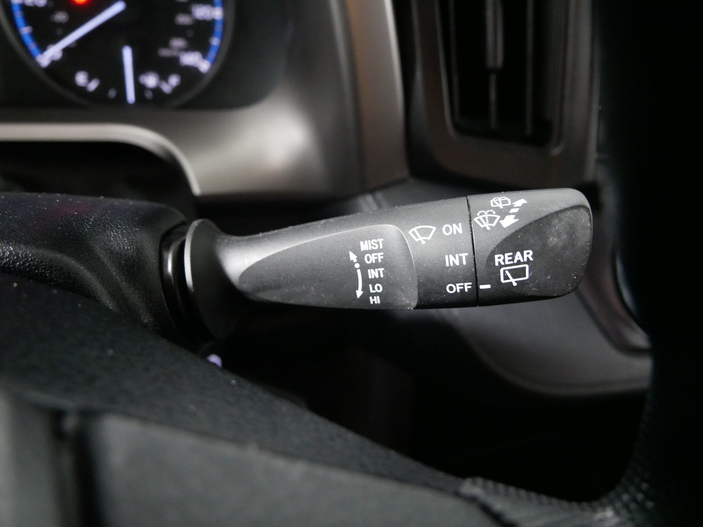 Used 2017 Toyota RAV4 LE w/ All Weather Liner Package AWD/4WD image 31