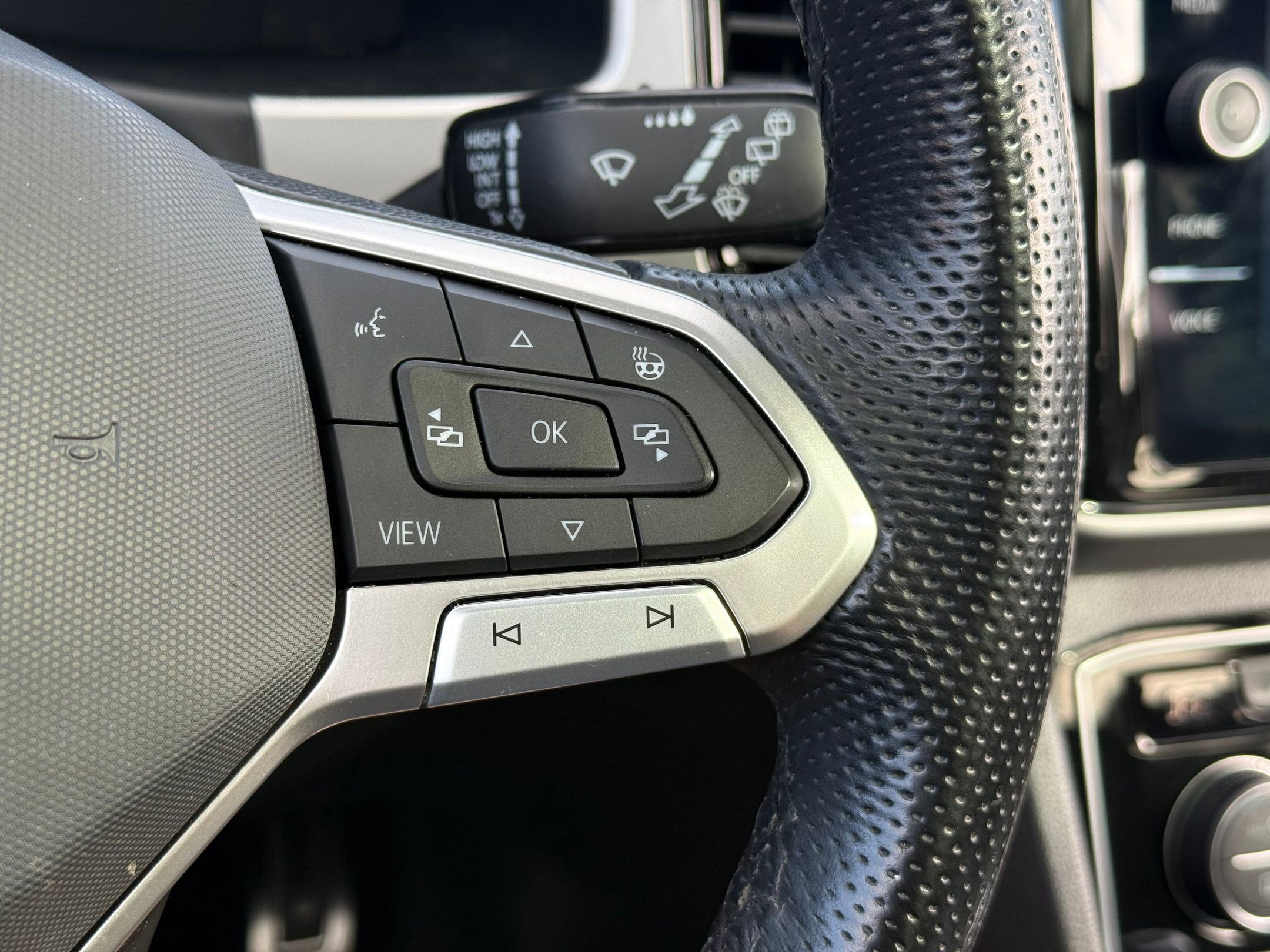 Used 2023 Volkswagen Atlas Cross Sport SEL Premium R-Line image 27