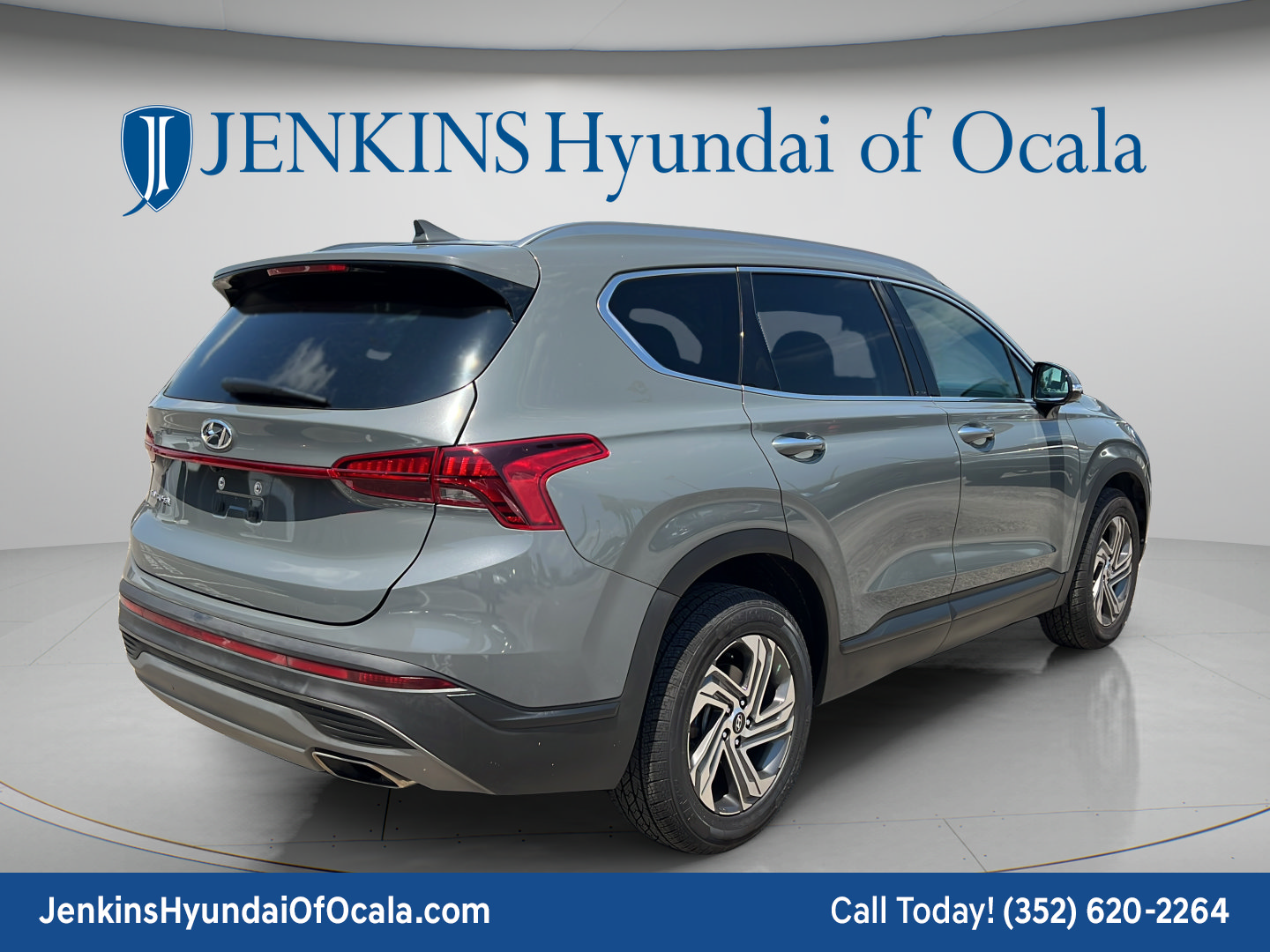 Used 2023 Hyundai Santa Fe SEL w/ Cargo Package FWD image 3