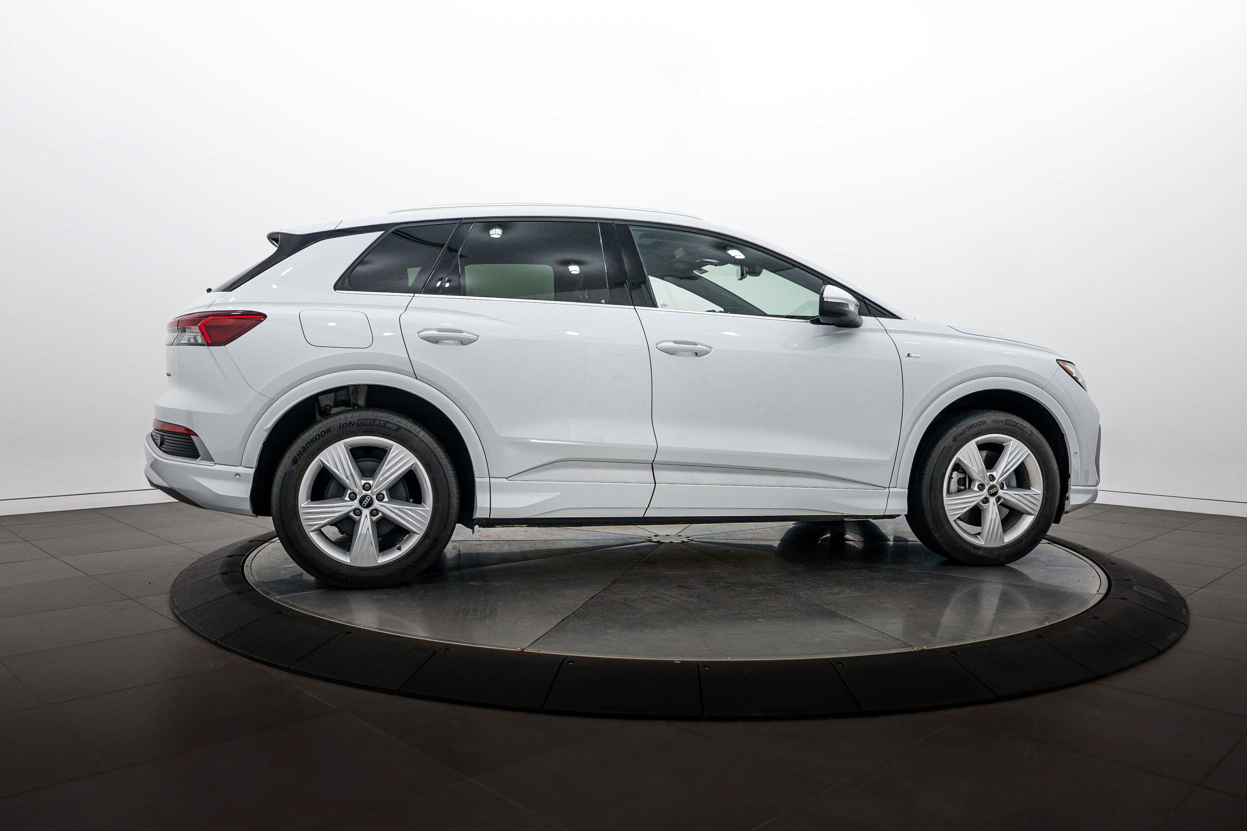 Certified 2023 Audi Q4 e-tron Premium Plus w/ Premium Plus AWD/4WD image 3