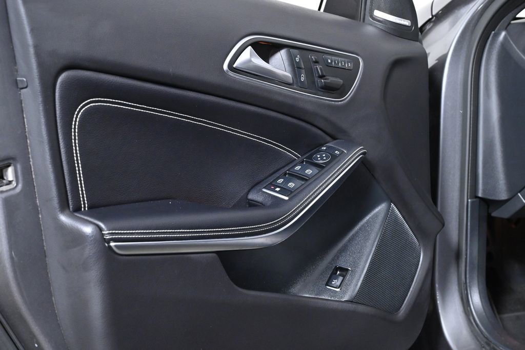 Used 2016 Mercedes-Benz GLA 250 4MATIC image 29