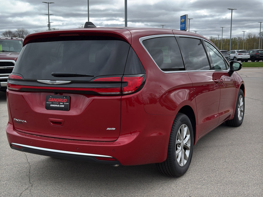 New 2026 Chrysler Pacifica Select AWD/4WD image 5