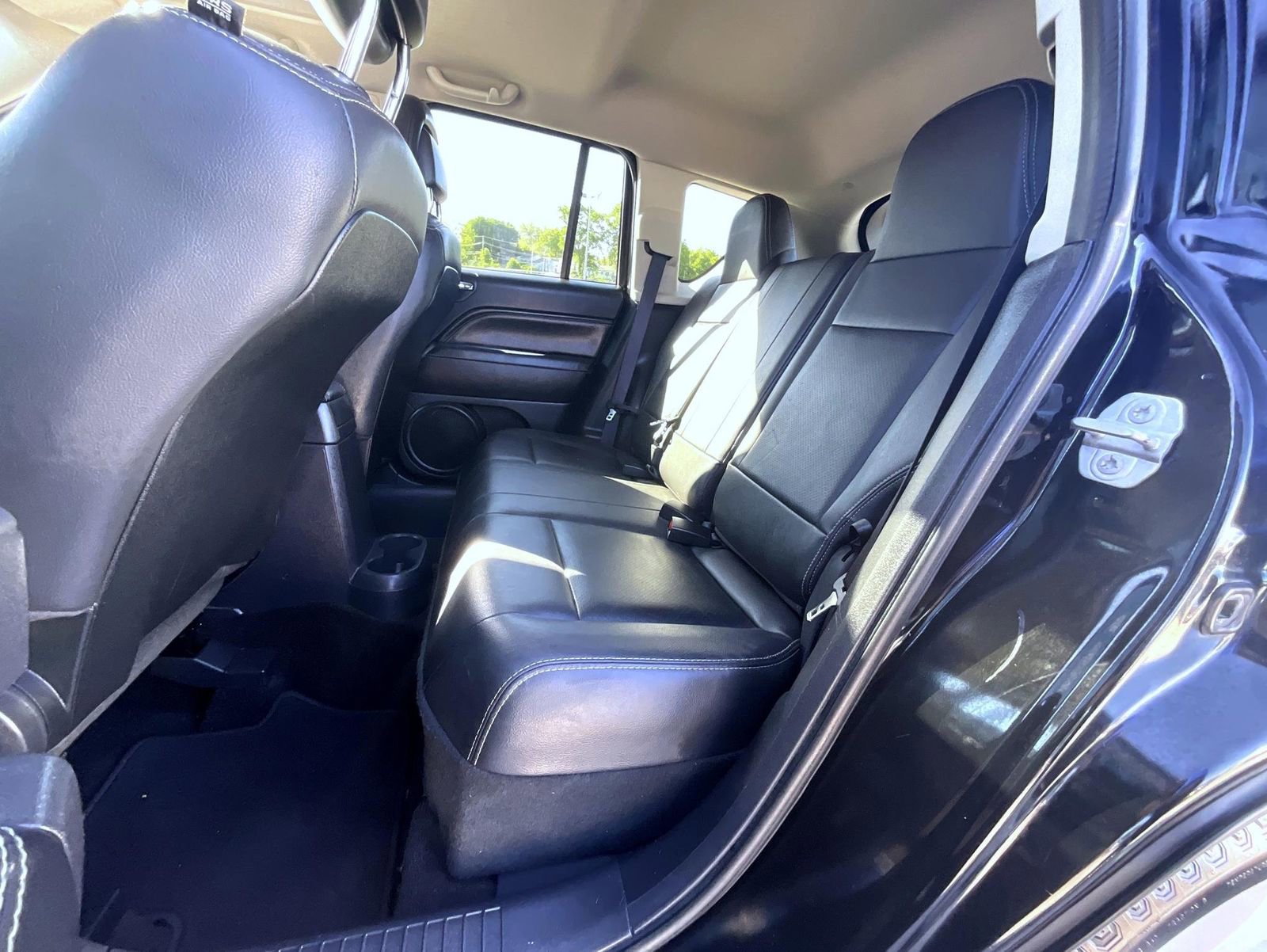 Used 2015 Jeep Compass 4WD image 21
