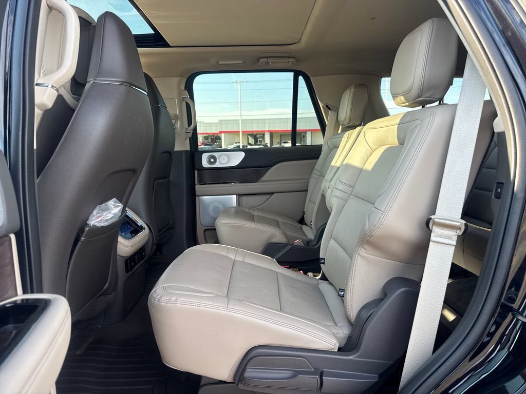 Used 2023 Lincoln Navigator Reserve AWD/4WD image 14