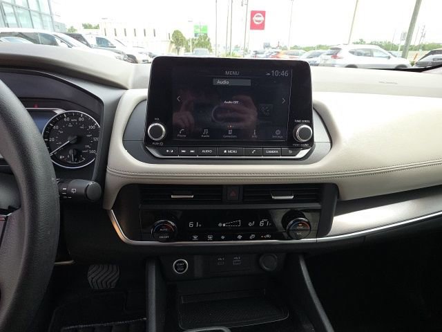 Used 2023 Nissan Rogue SV image 17