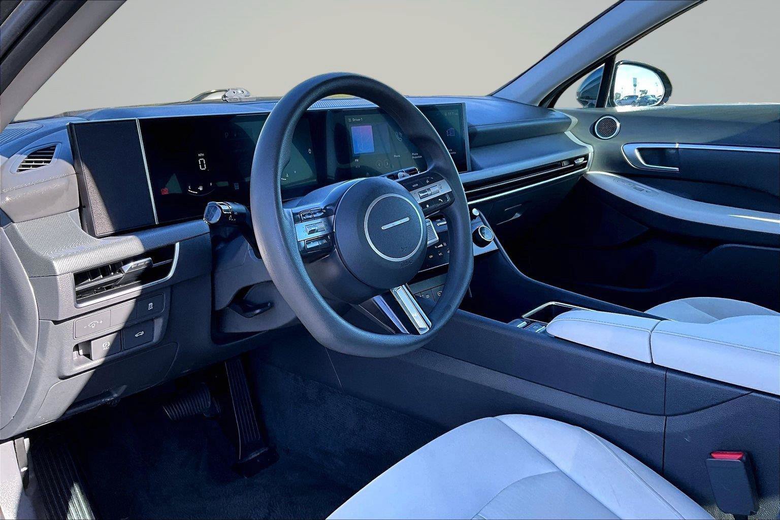 Used 2025 Hyundai Sonata SEL FWD image 14
