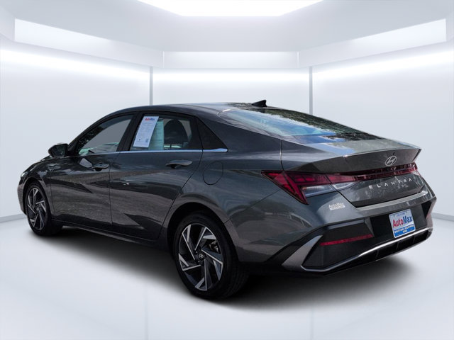 Used 2025 Hyundai Elantra SEL FWD image 5