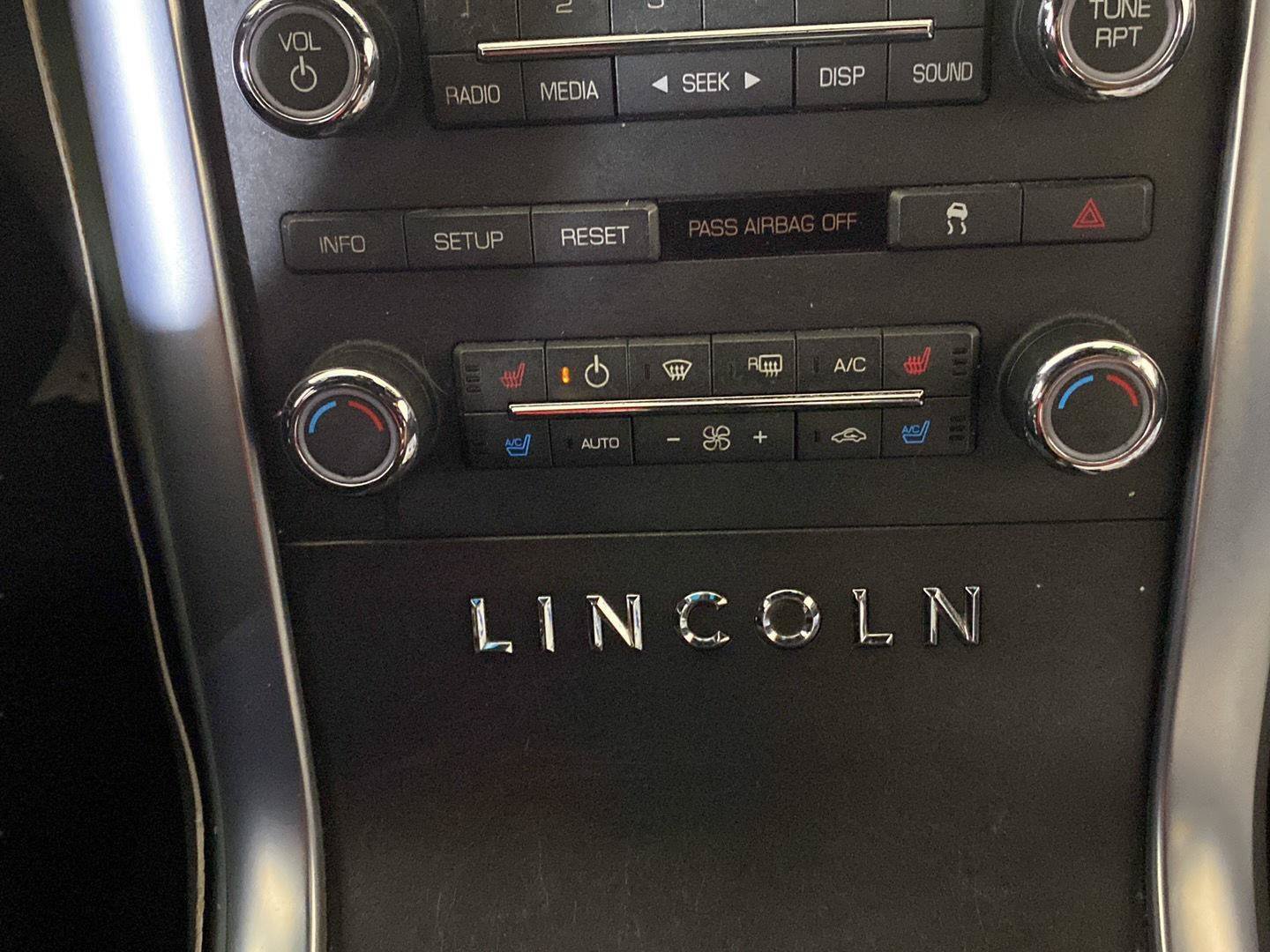 Used 2009 Lincoln MKS AWD image 16