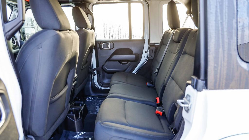 Used 2019 Jeep Wrangler Unlimited Sahara AWD/4WD image 23