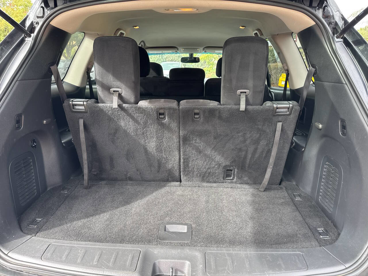 Used 2016 Nissan Pathfinder SV w/ SV Cold Weather Package image 17