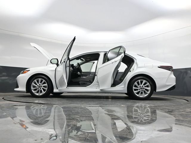 Used 2022 Toyota Camry LE image 37