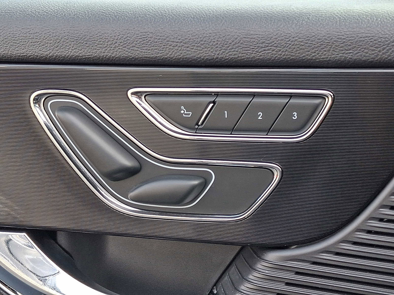 Used 2022 Lincoln Corsair AWD w/ Equipment Group 101A image 26