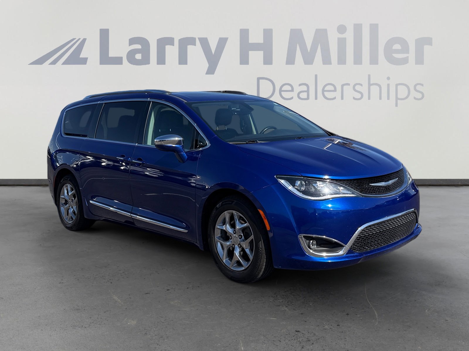 Used 2018 Chrysler Pacifica Limited FWD image 7