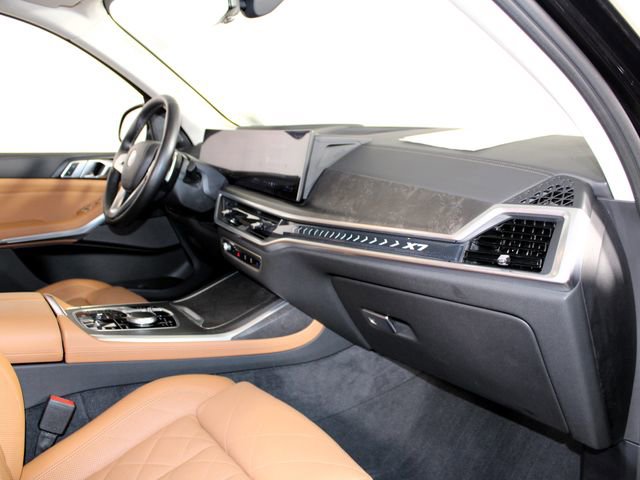 Used 2024 BMW X7 xDrive40i w/ Premium Package image 30