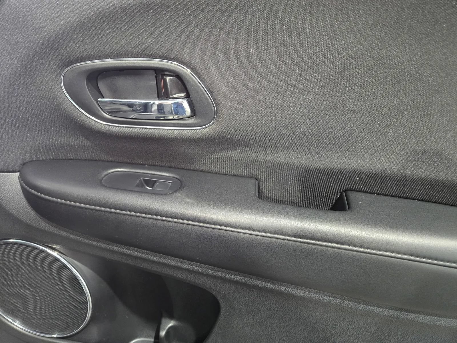 Used 2022 Honda HR-V EX image 6
