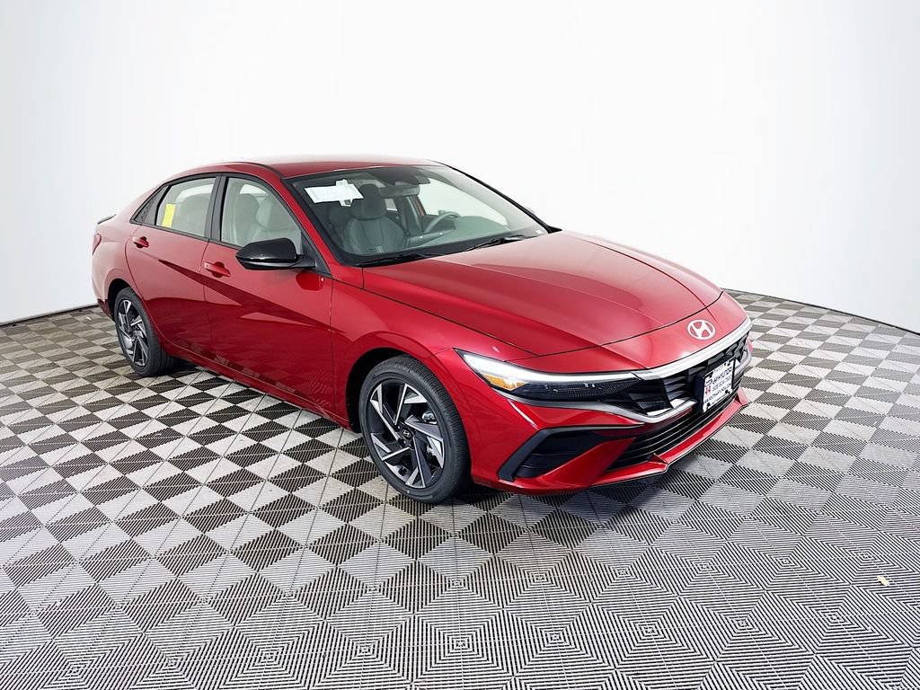 New 2025 Hyundai Elantra SEL FWD image 10