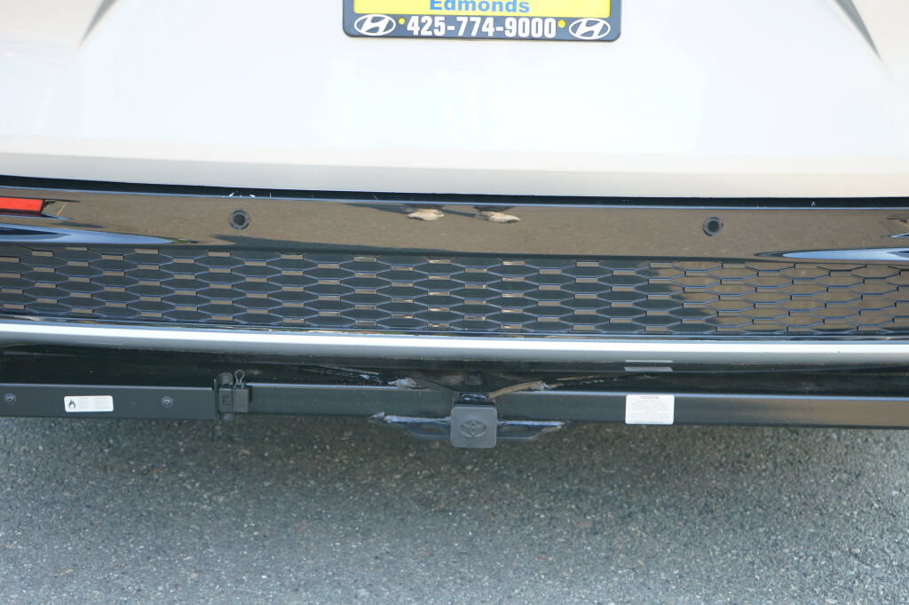 Used 2023 Toyota Sienna XSE AWD/4WD image 7