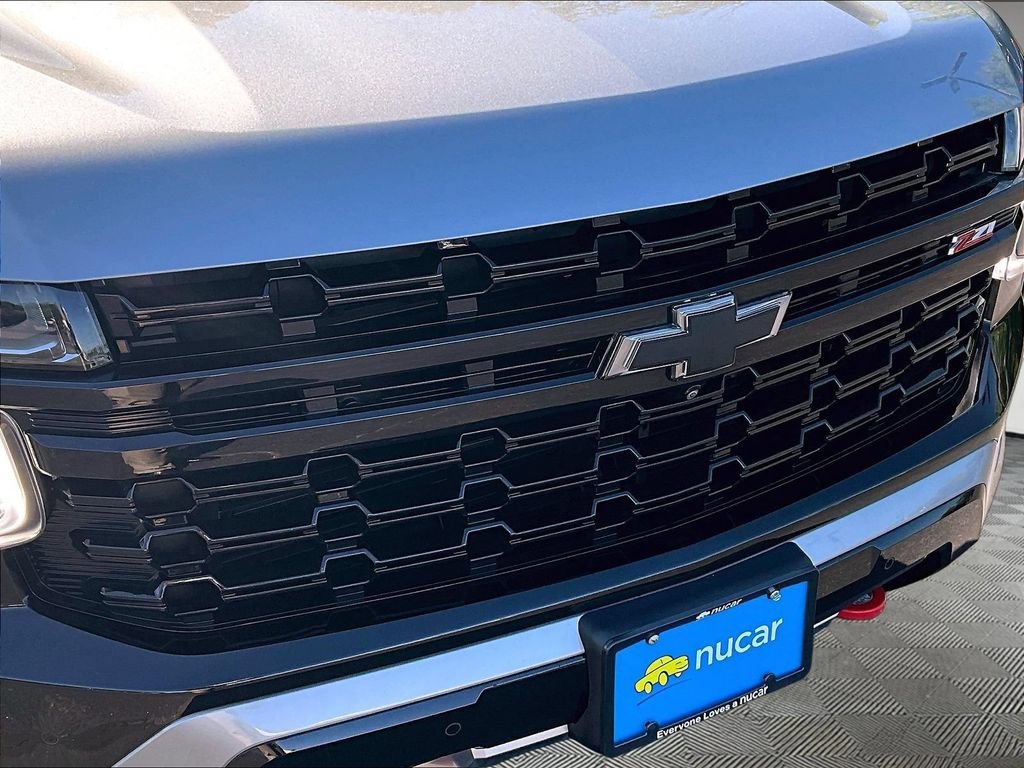 Used 2024 Chevrolet Tahoe Z71 w/ Luxury Package AWD/4WD image 33