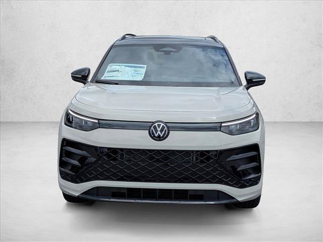 New 2026 Volkswagen Tiguan SE R-Line FWD image 2