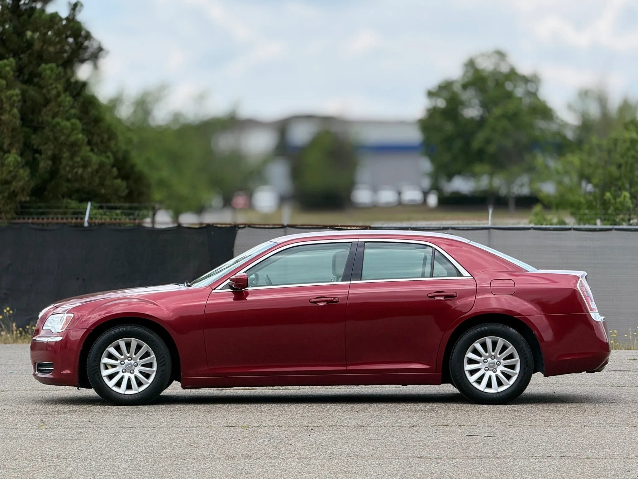 Used 2014 Chrysler 300 RWD image 8