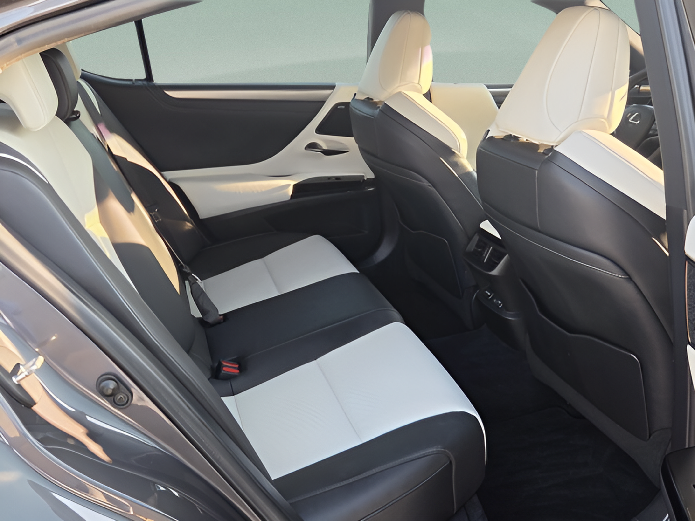 Certified 2022 Lexus ES 350 F Sport w/ Accessory Package 2 FWD image 14