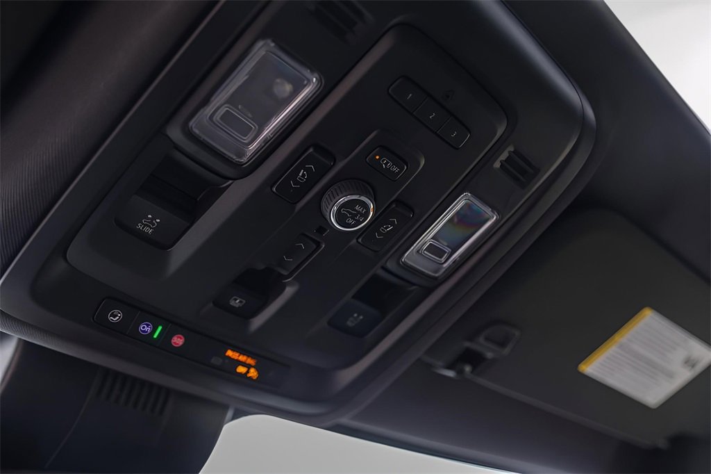 Used 2024 Chevrolet Tahoe Z71 w/ Off-Road Capability Package image 25