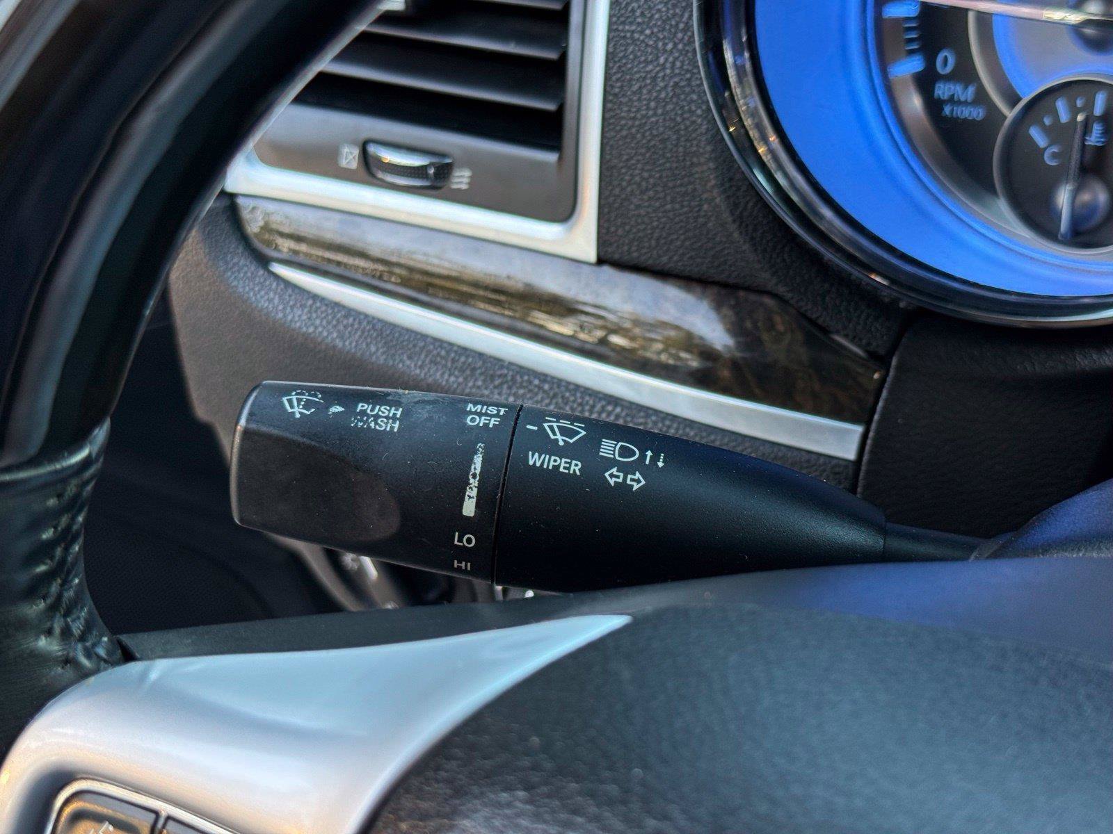 Used 2014 Chrysler 300 C RWD image 35