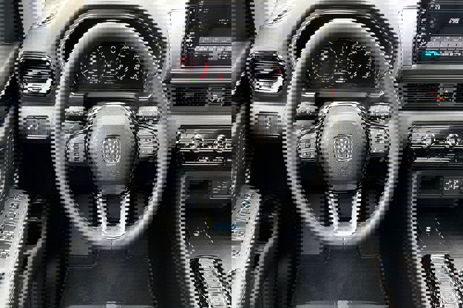 New 2025 Honda Pilot Touring image 16