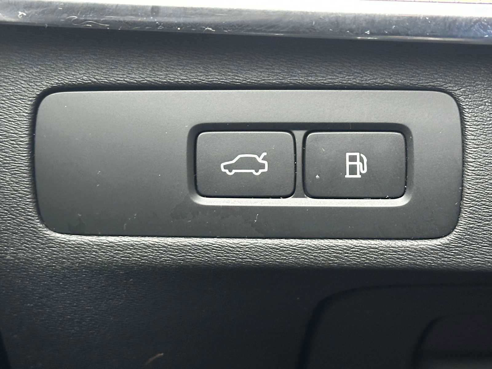 Certified 2024 Volvo XC90 T8 Ultimate image 33