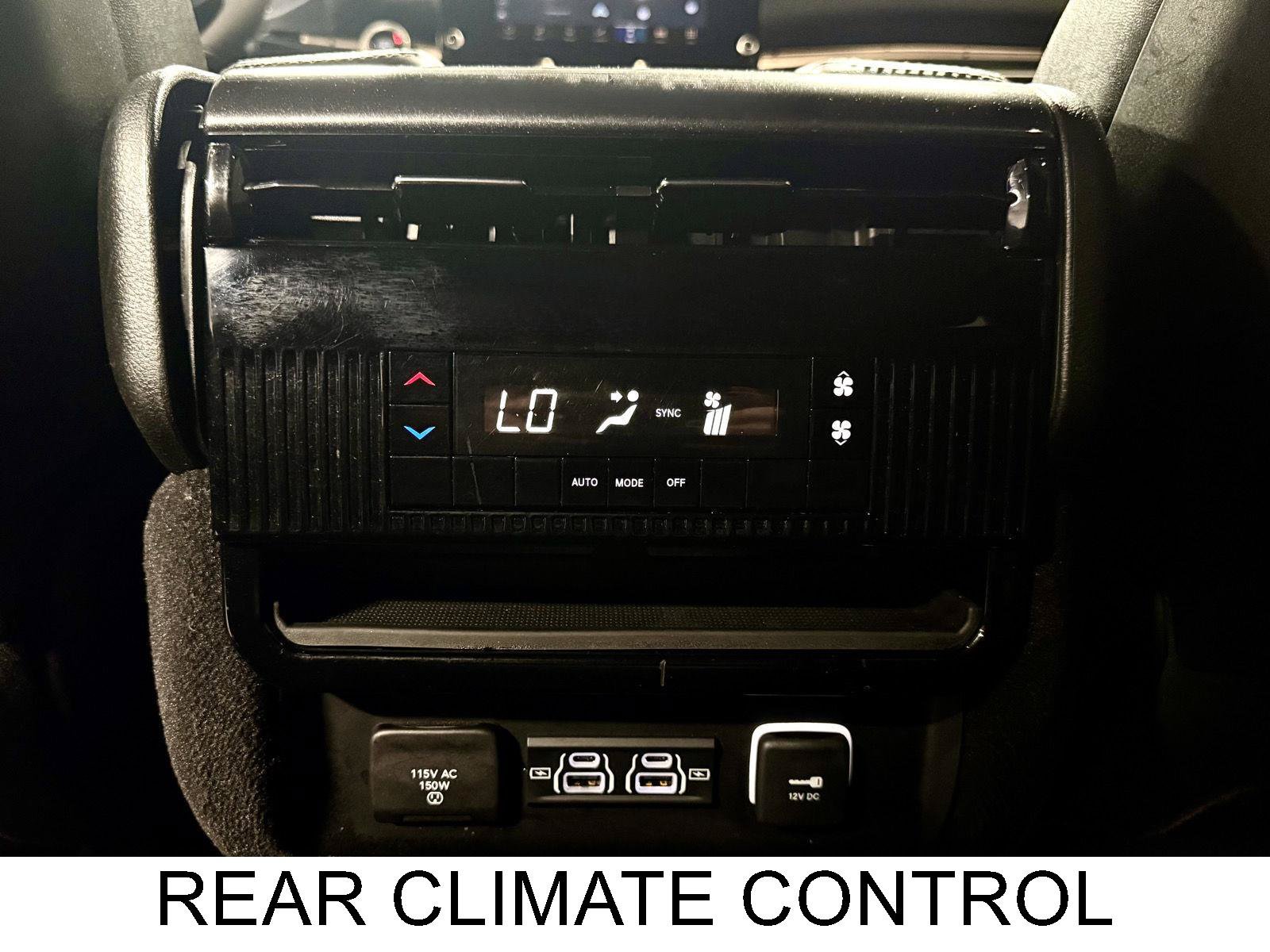 Used 2022 Jeep Wagoneer Series I AWD/4WD image 18